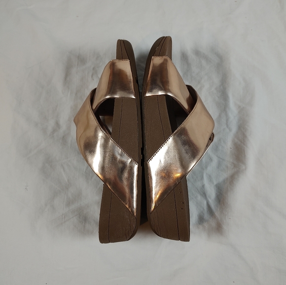 FitFlop Lulu Rose Gold Criss Cross Slide Sandals 8 - Picture 5 of 9